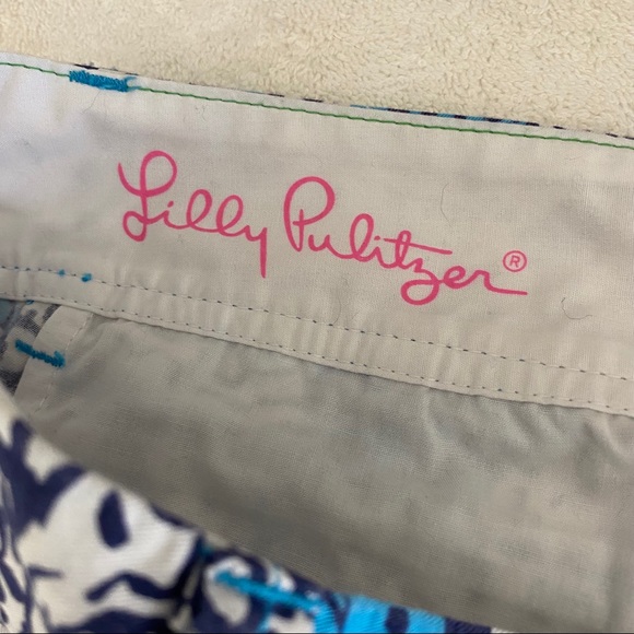 Lilly Pulitzer Walsh Shorts in Hippy Happy Shake Print Sz 4 - Picture 7 of 13